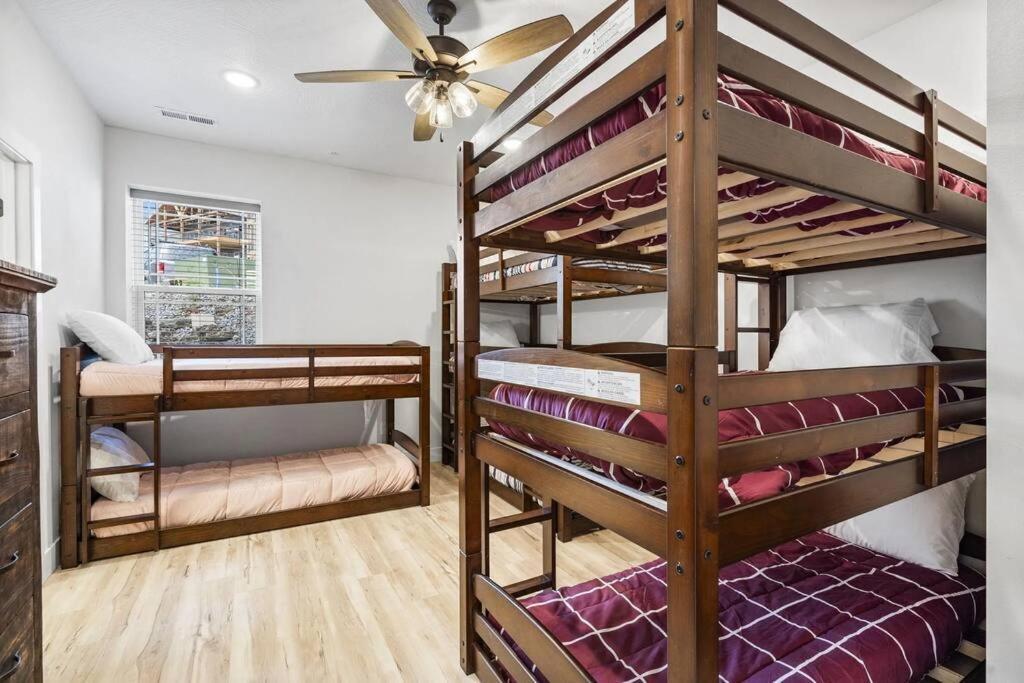 בראנסון The Lake Fish-Amazing Views-Sleeps 24-Indoor-Outdoor Pools מראה חיצוני תמונה